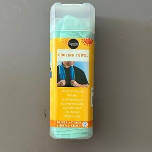 Signature Aqua Cooling Towel